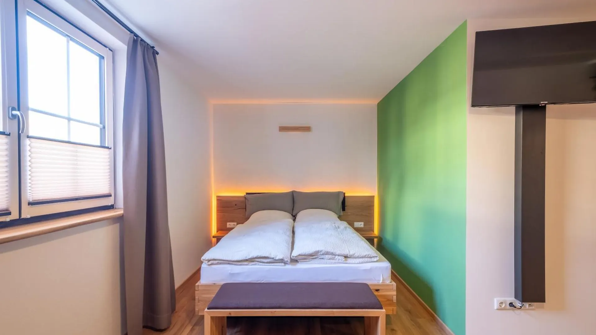 8Rooms - Altstadthotel ティルシェンロイト