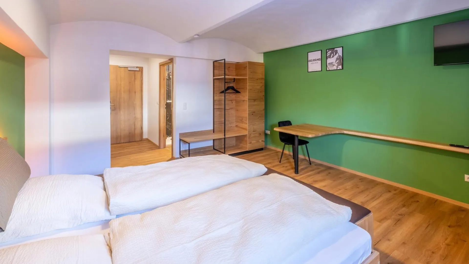 8Rooms - Altstadthotel ティルシェンロイト