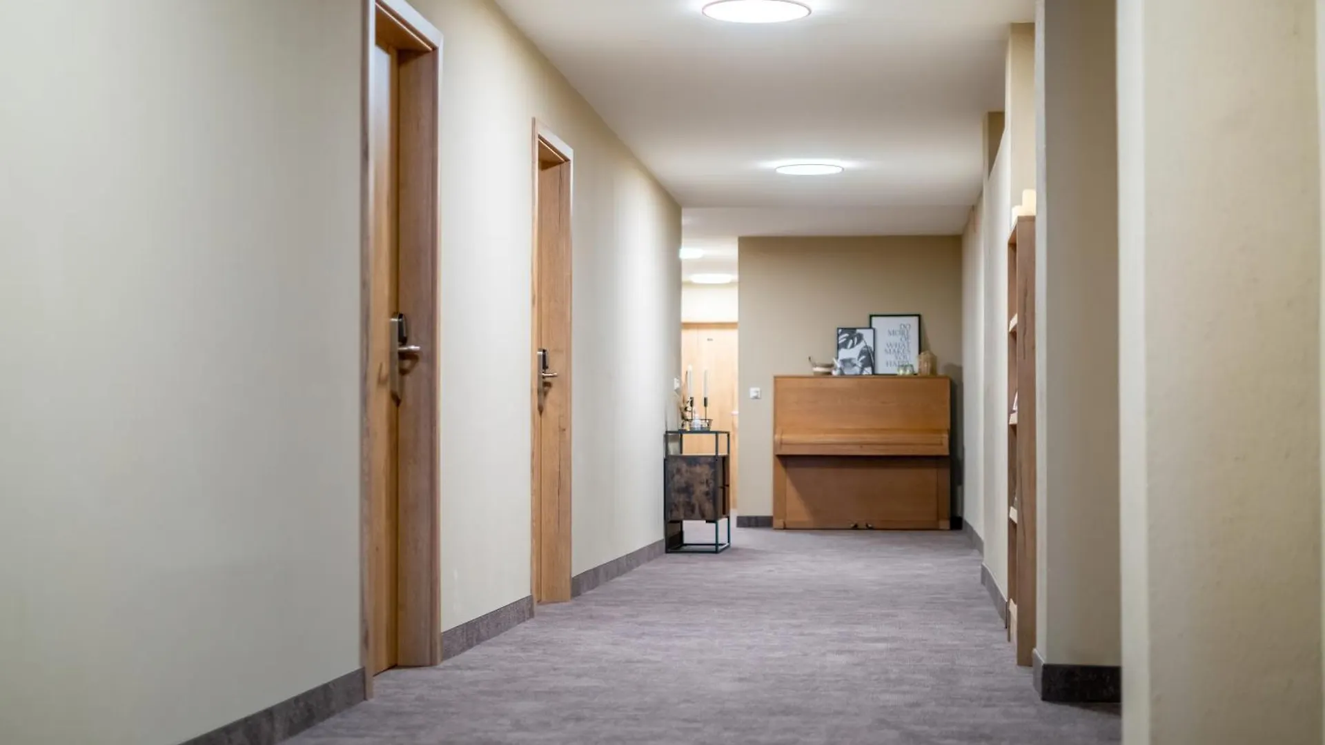 8Rooms - Altstadthotel ティルシェンロイト 0*,  ドイツ